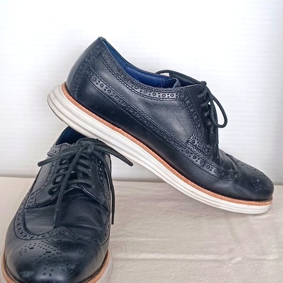 Cole Haan, Mens Black Leather Wingtip Shoes Sz.8 - Picture 1 of 7